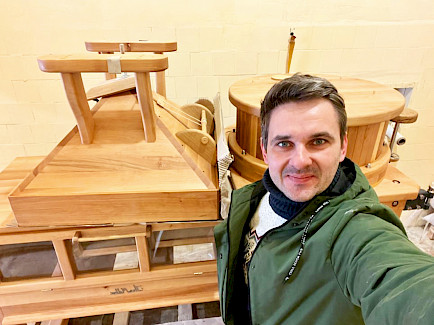 Landwirt:in mit M&uuml;hle